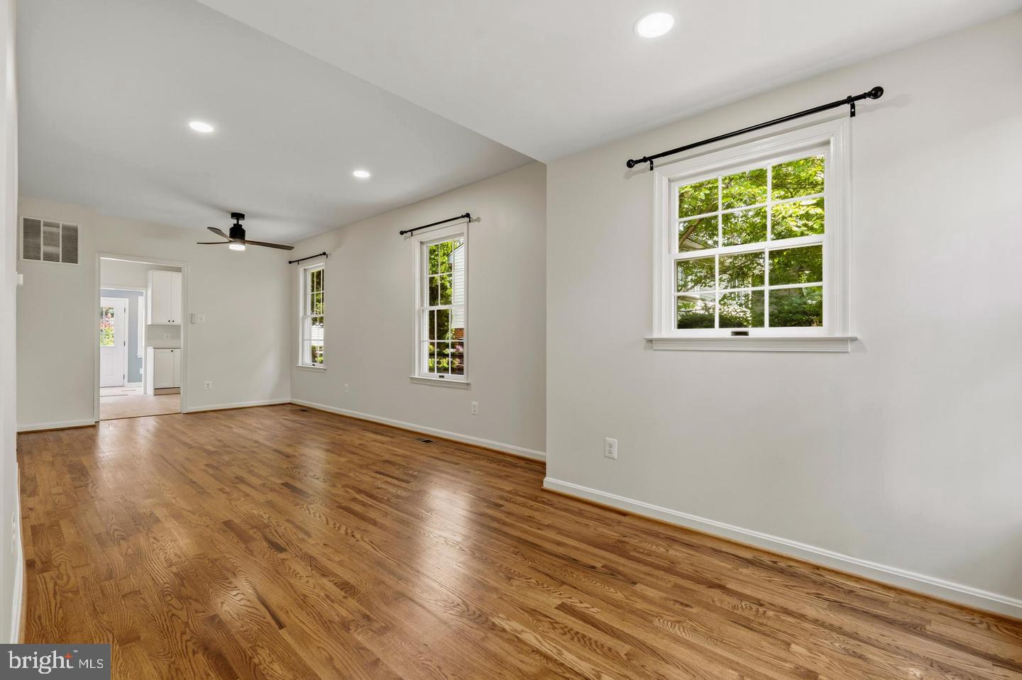 1801 S Glebe Rd Property Photo 13