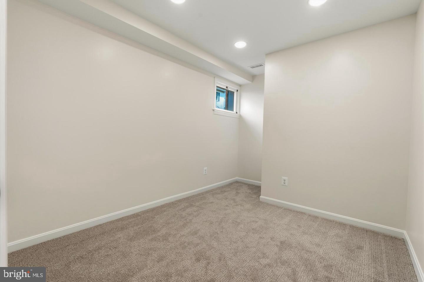 1801 S Glebe Rd Property Photo 33