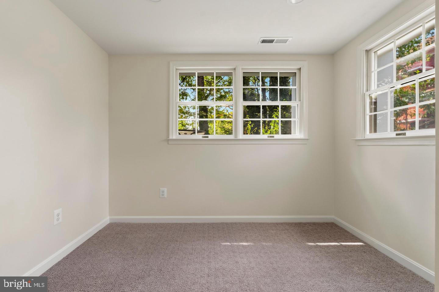 1801 S Glebe Rd Property Photo 35