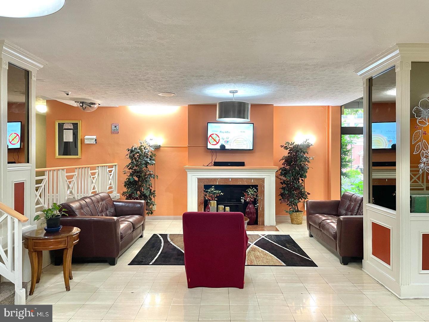 1021 Arlington Blvd #538 Property Photo 5