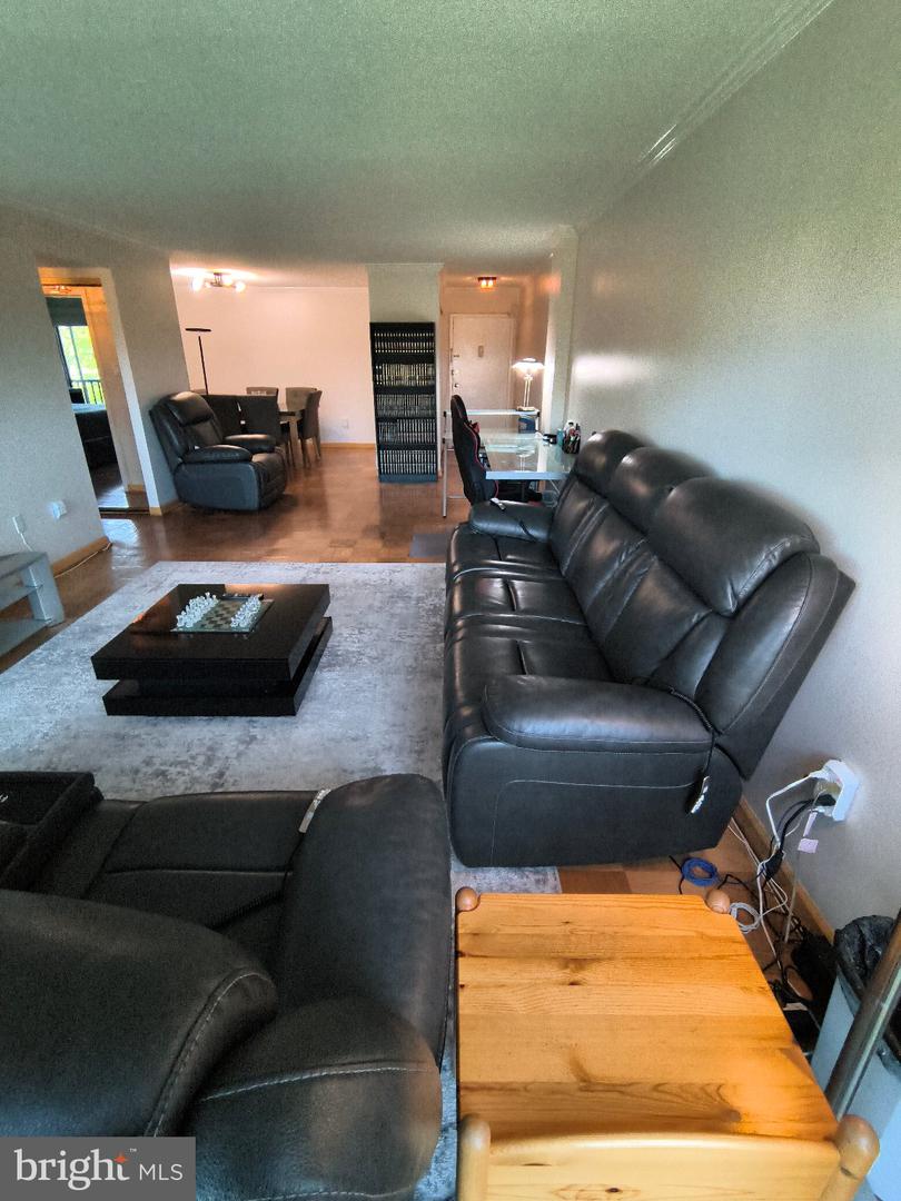 1300 Army Navy Dr #606 Property Photo 15