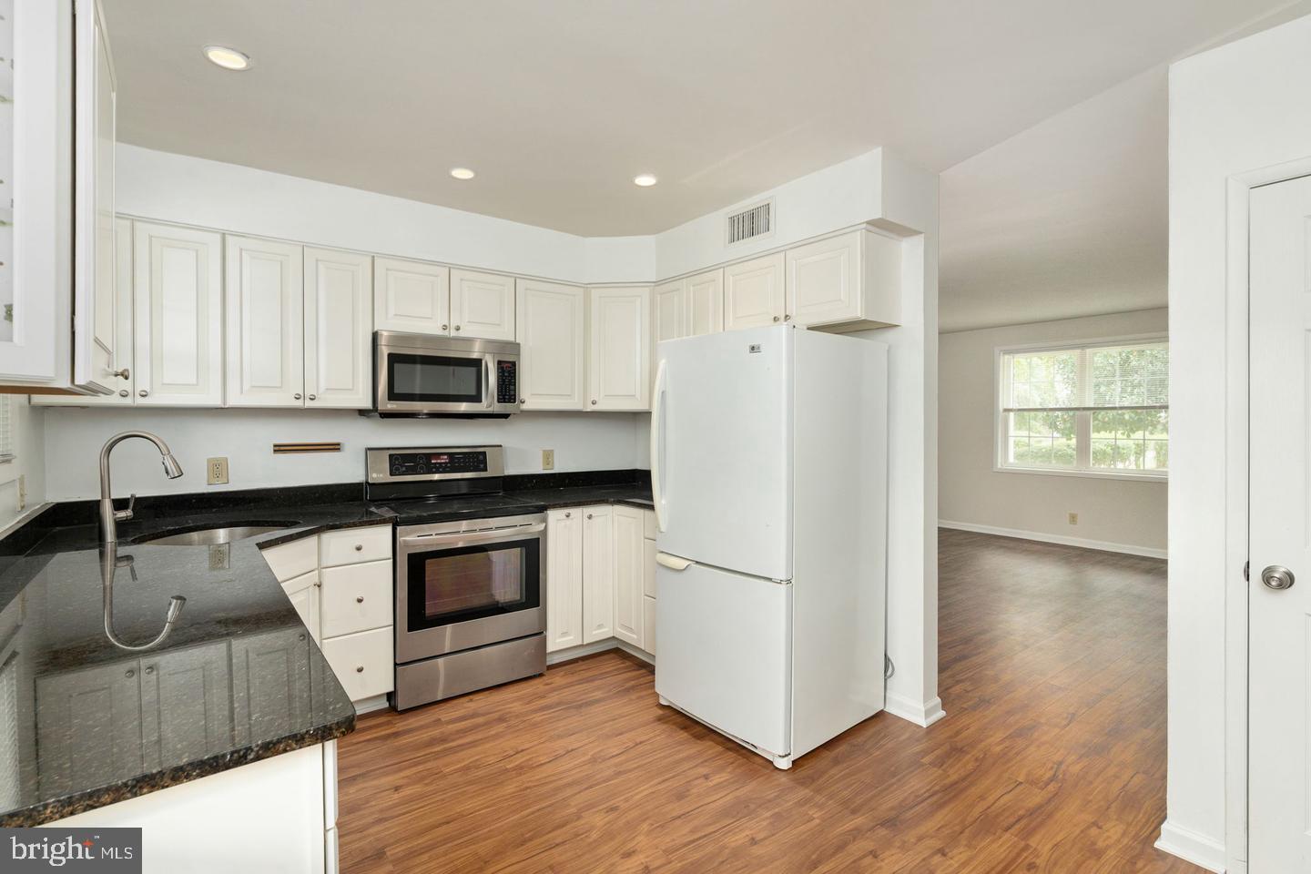 2731 S Walter Reed Dr #c Property Photo 4