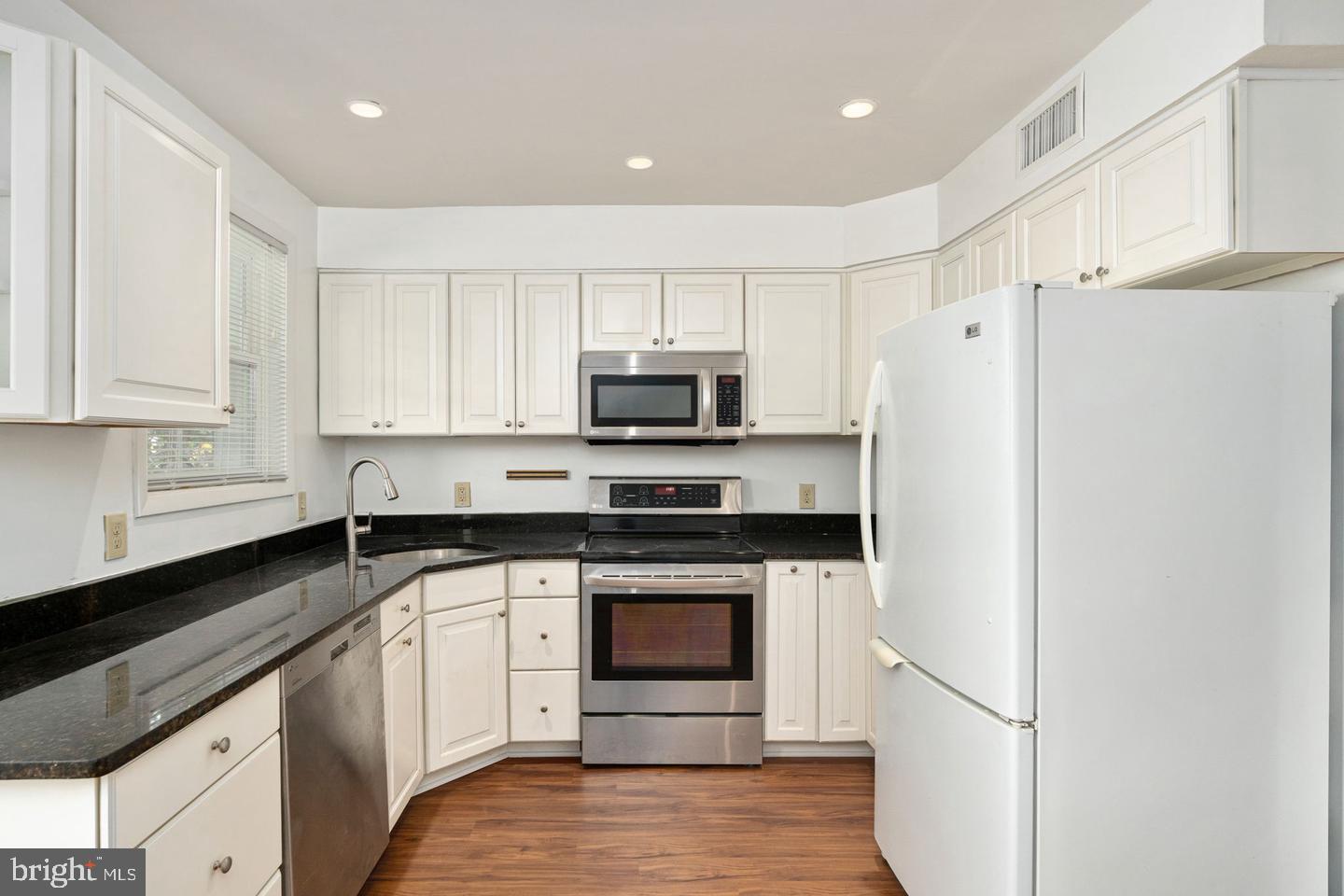 2731 S Walter Reed Dr #c Property Photo 14