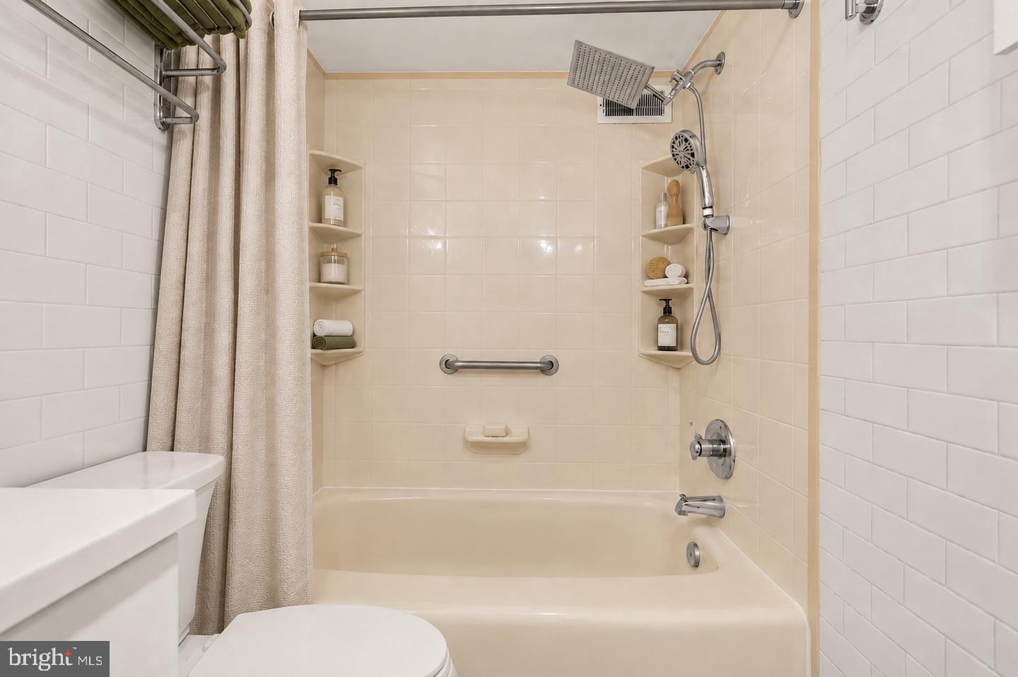 1300 Army Navy Dr #503 Property Photo 13
