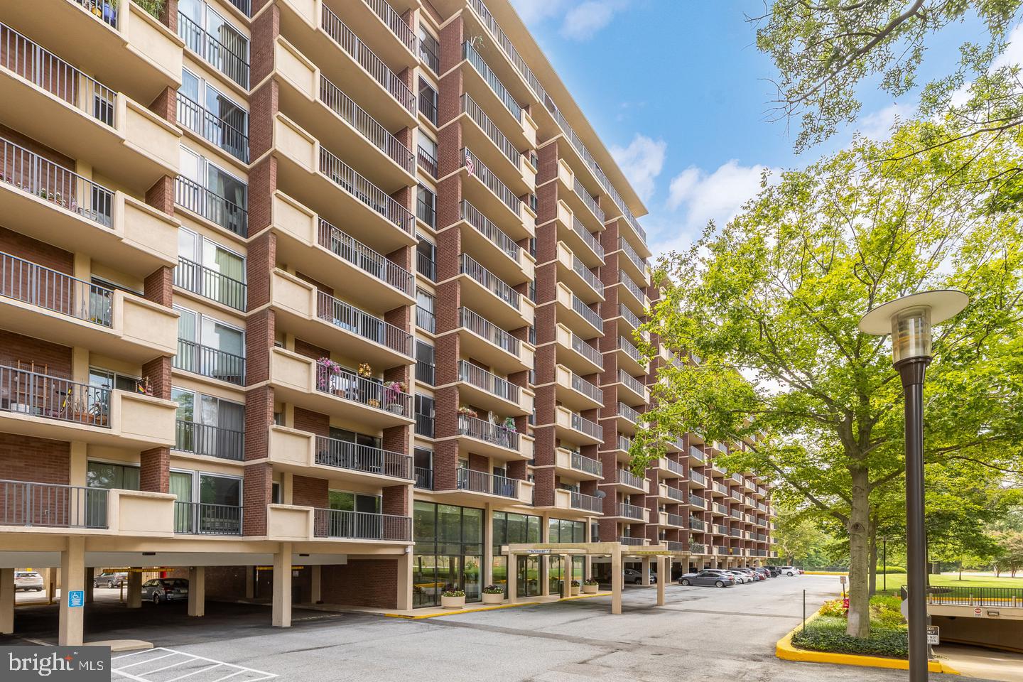 1300 Army Navy Dr #503 Property Photo 22