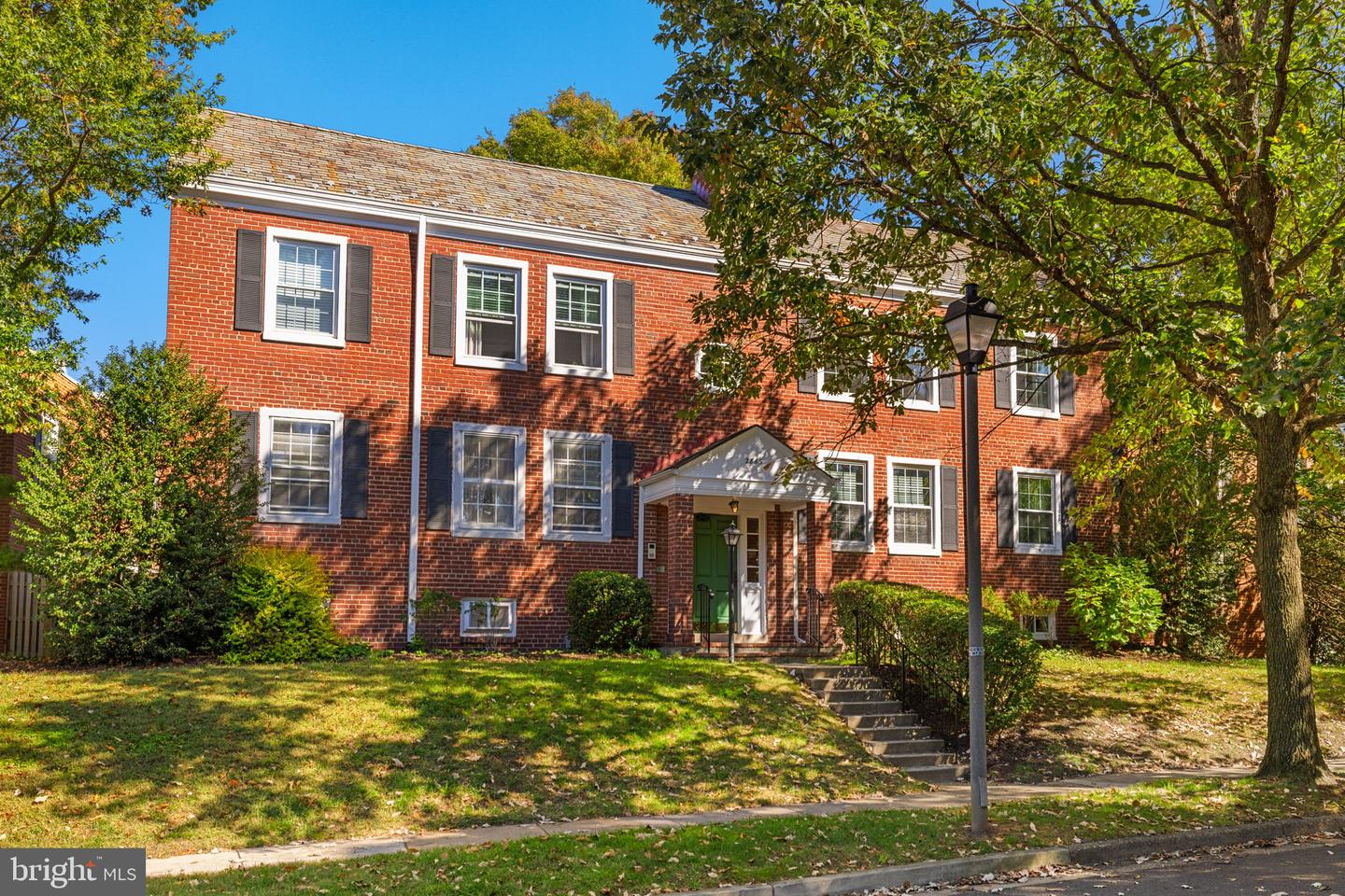 2865 S Buchanan St #b2 Property Photo 2