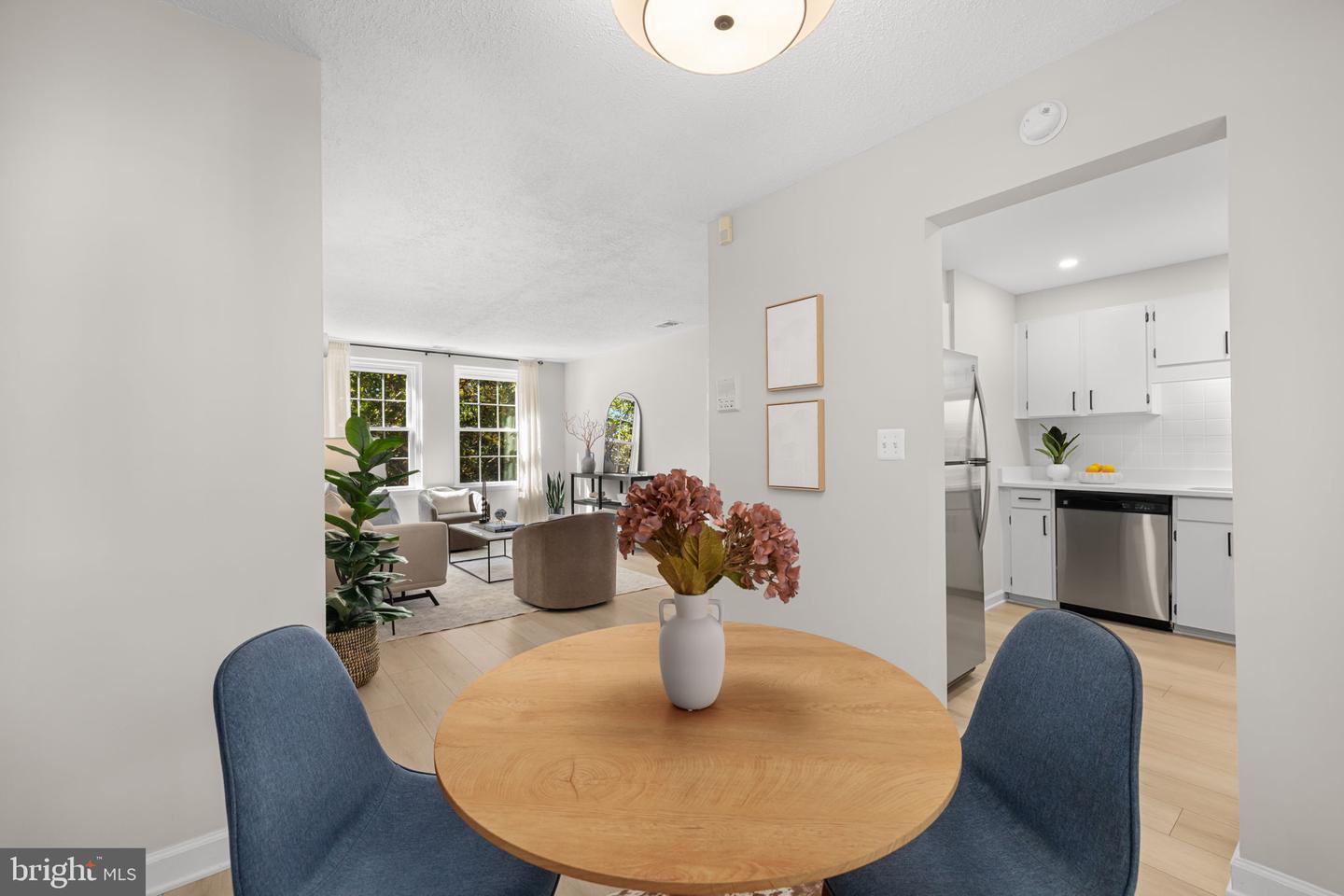2865 S Buchanan St #b2 Property Photo 4