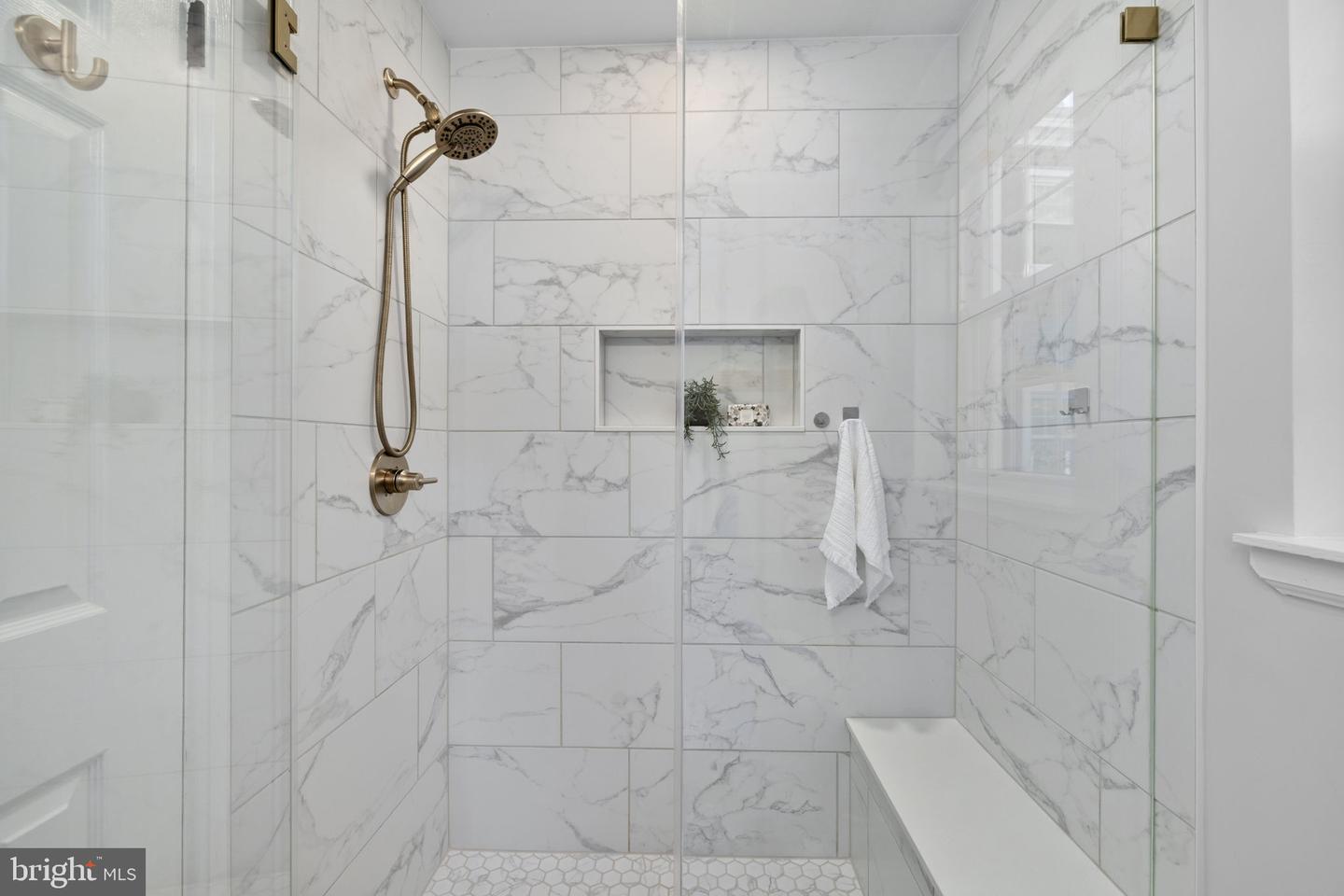 2865 S Buchanan St #b2 Property Photo 17