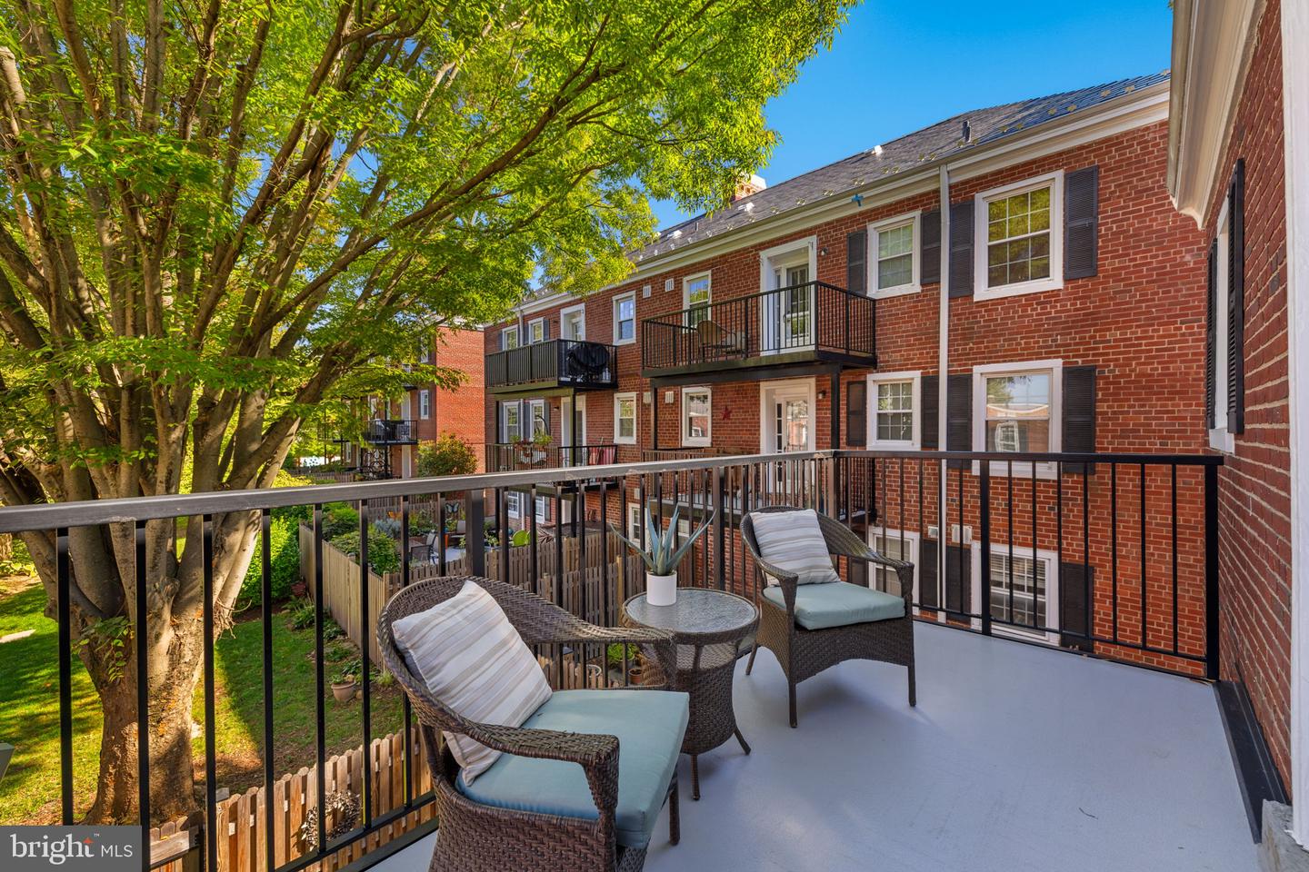 2865 S Buchanan St #b2 Property Photo 28