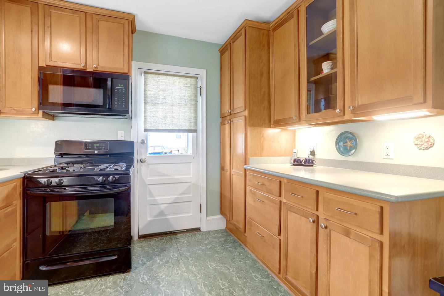 34 S Pershing Dr Property Photo 10