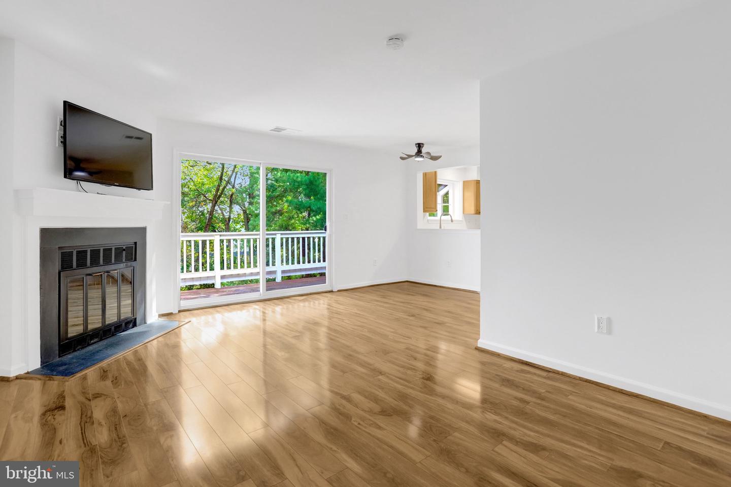 2614 S Arlington Mill Dr #f Property Photo 3