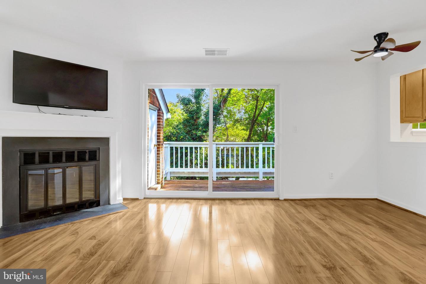 2614 S Arlington Mill Dr #f Property Photo 5