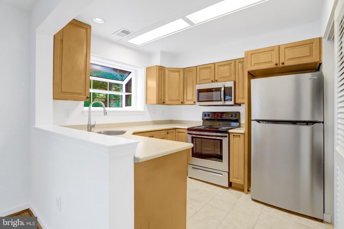 2614 S Arlington Mill Dr #f Property Photo 12