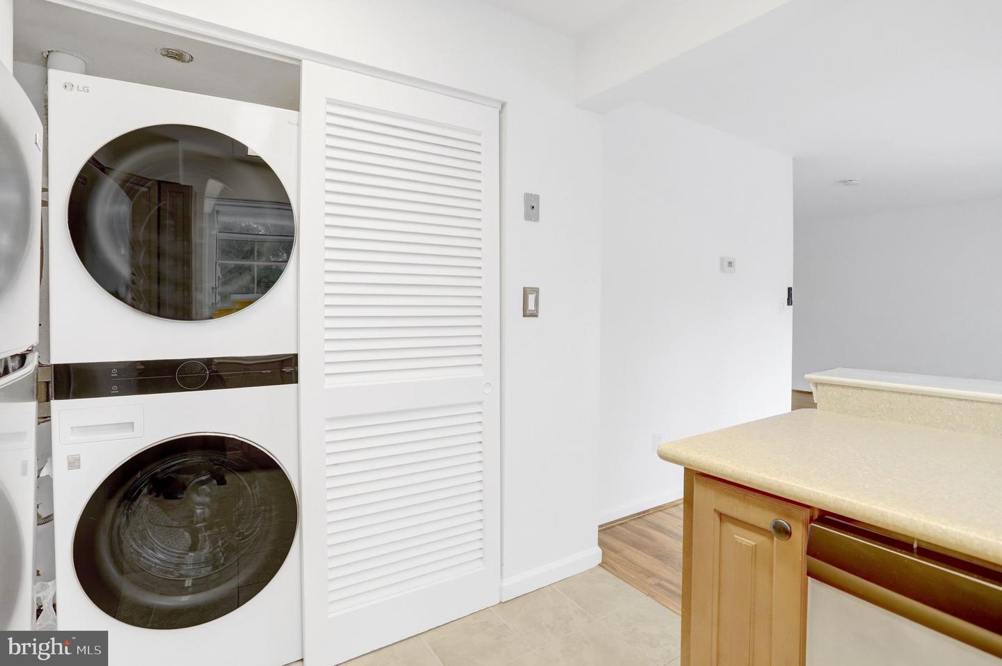 2614 S Arlington Mill Dr #f Property Photo 15