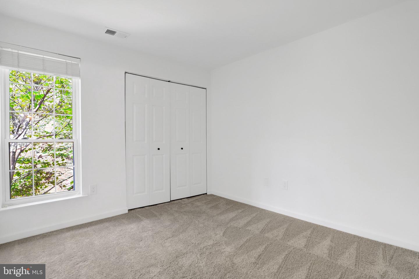 2614 S Arlington Mill Dr #f Property Photo 20