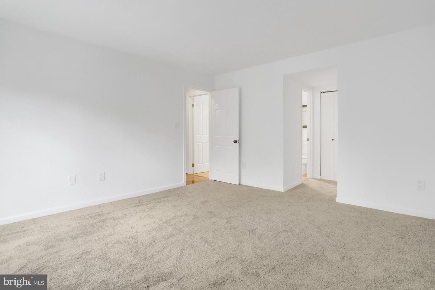 2614 S Arlington Mill Dr #f Property Photo 26