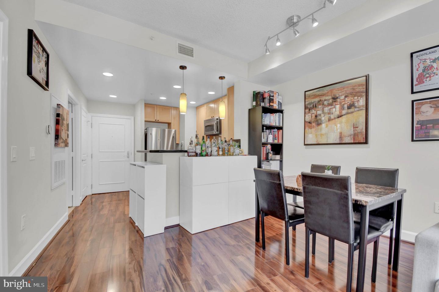 3600 S Glebe Rd #327w Property Photo 3
