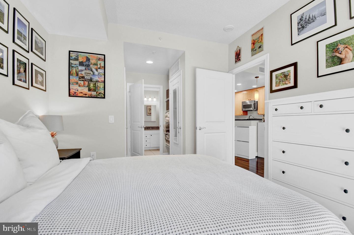 3600 S Glebe Rd #327w Property Photo 14