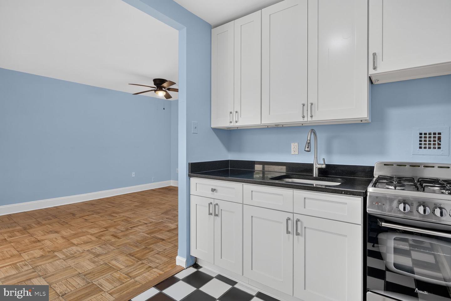 1121 ARLINGTON BLVD #224 Property Photo 1