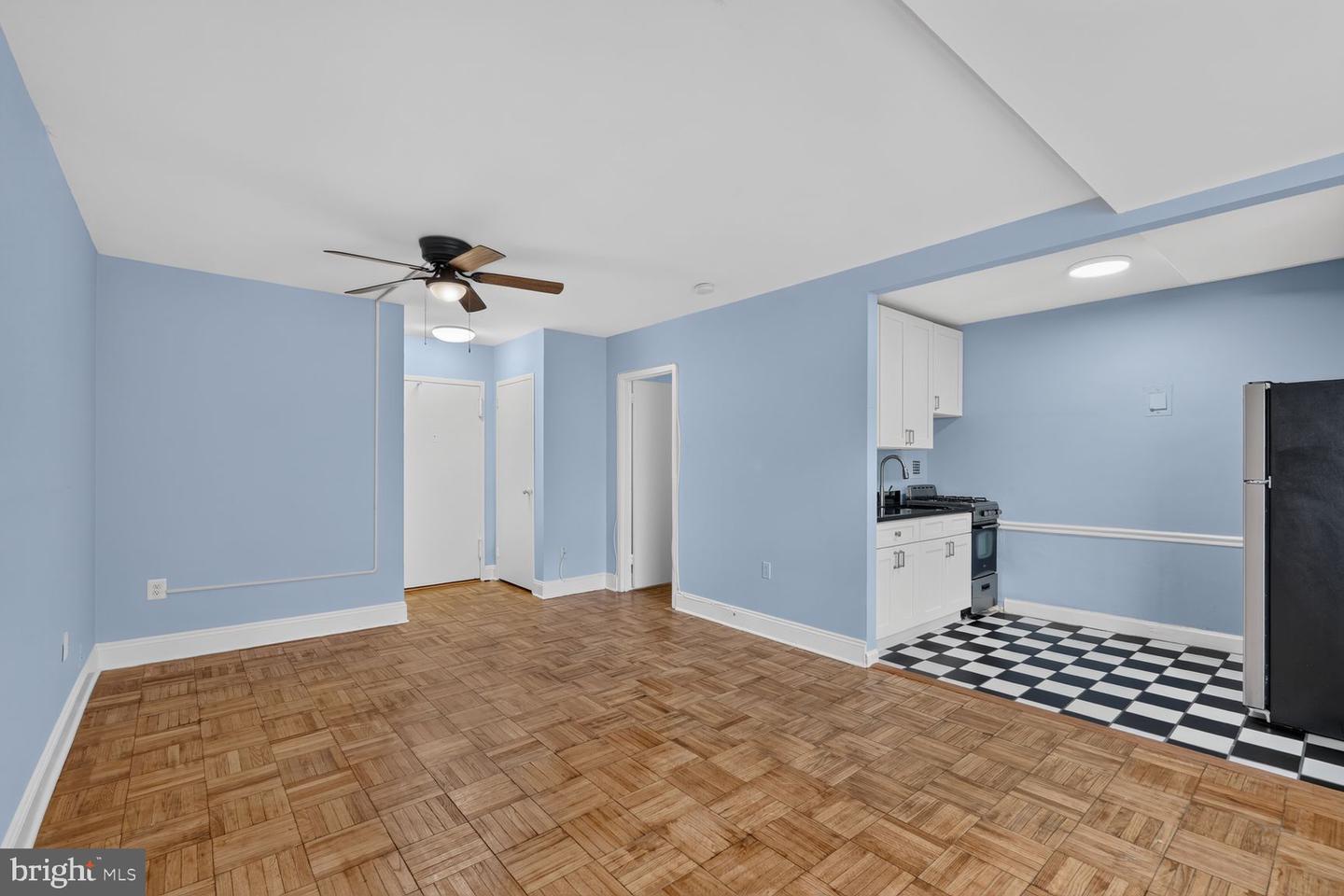 1121 Arlington Blvd #224 Property Photo 5
