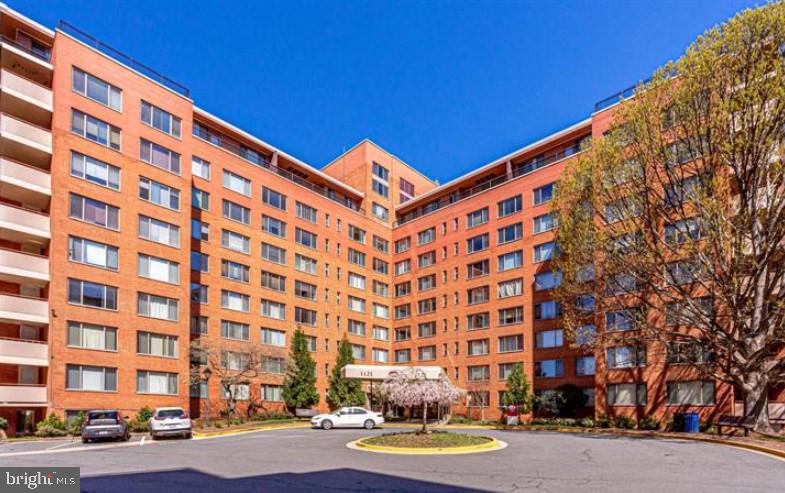 1121 Arlington Blvd #224 Property Photo 16