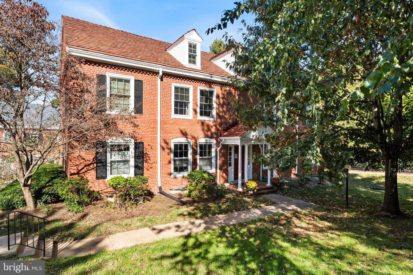 3201 S STAFFORD ST #B2 Property Photo 1