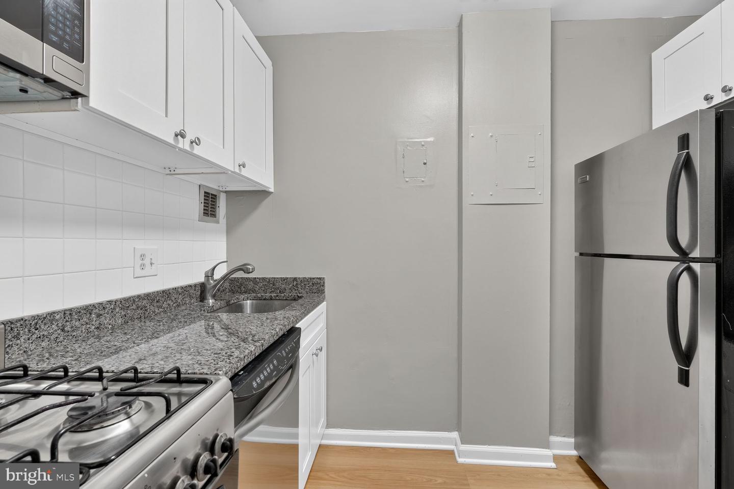 1121 Arlington Blvd #620 Property Photo 1
