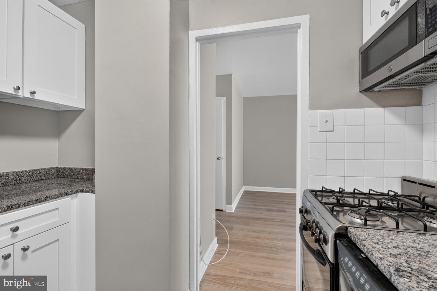 1121 Arlington Blvd #620 Property Photo 4