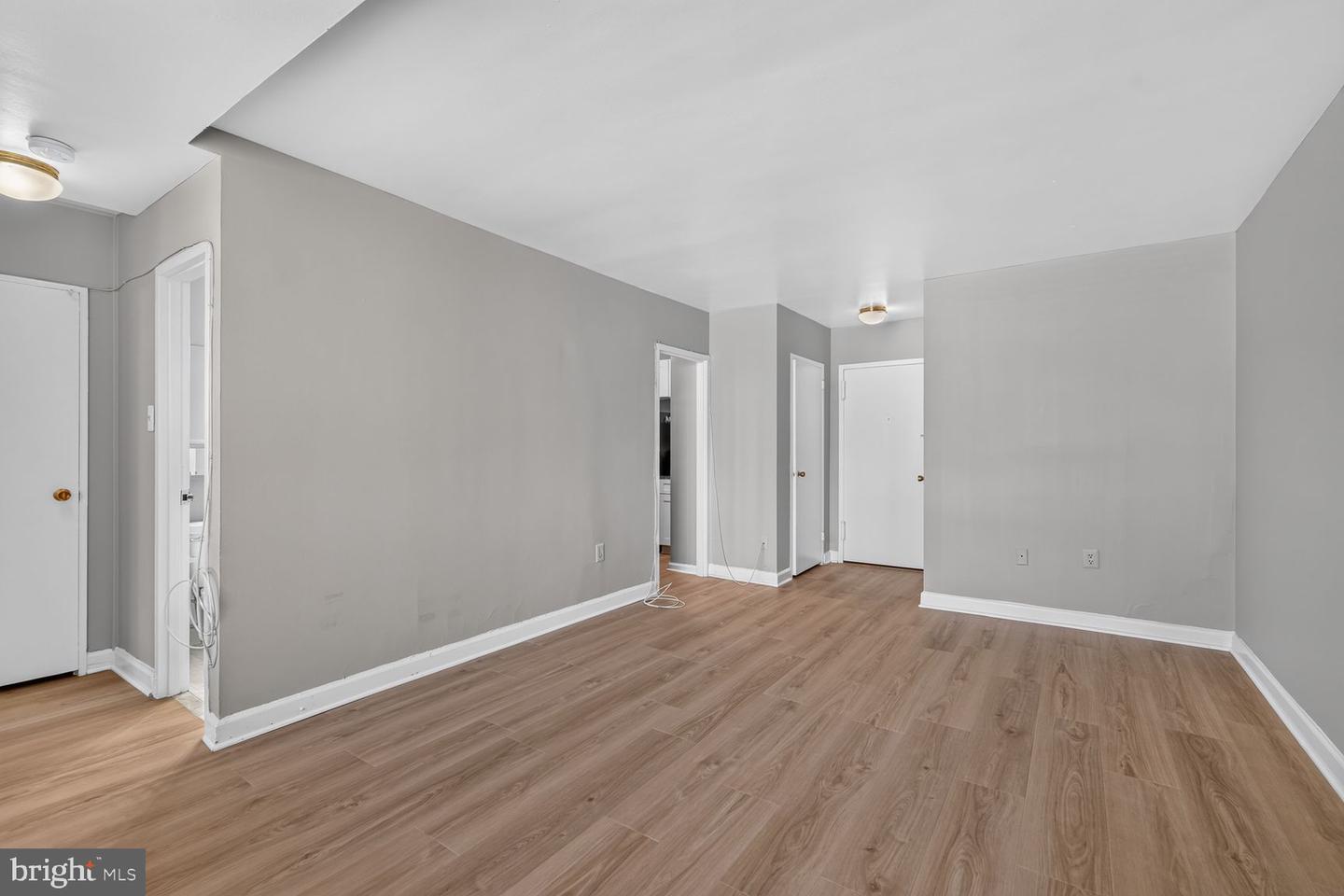 1121 Arlington Blvd #620 Property Photo 9