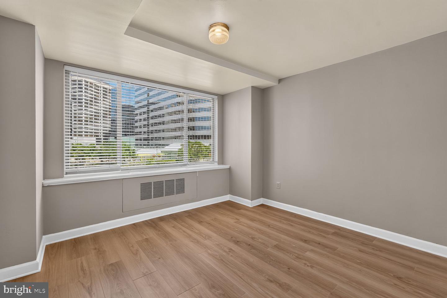 1121 Arlington Blvd #620 Property Photo 11