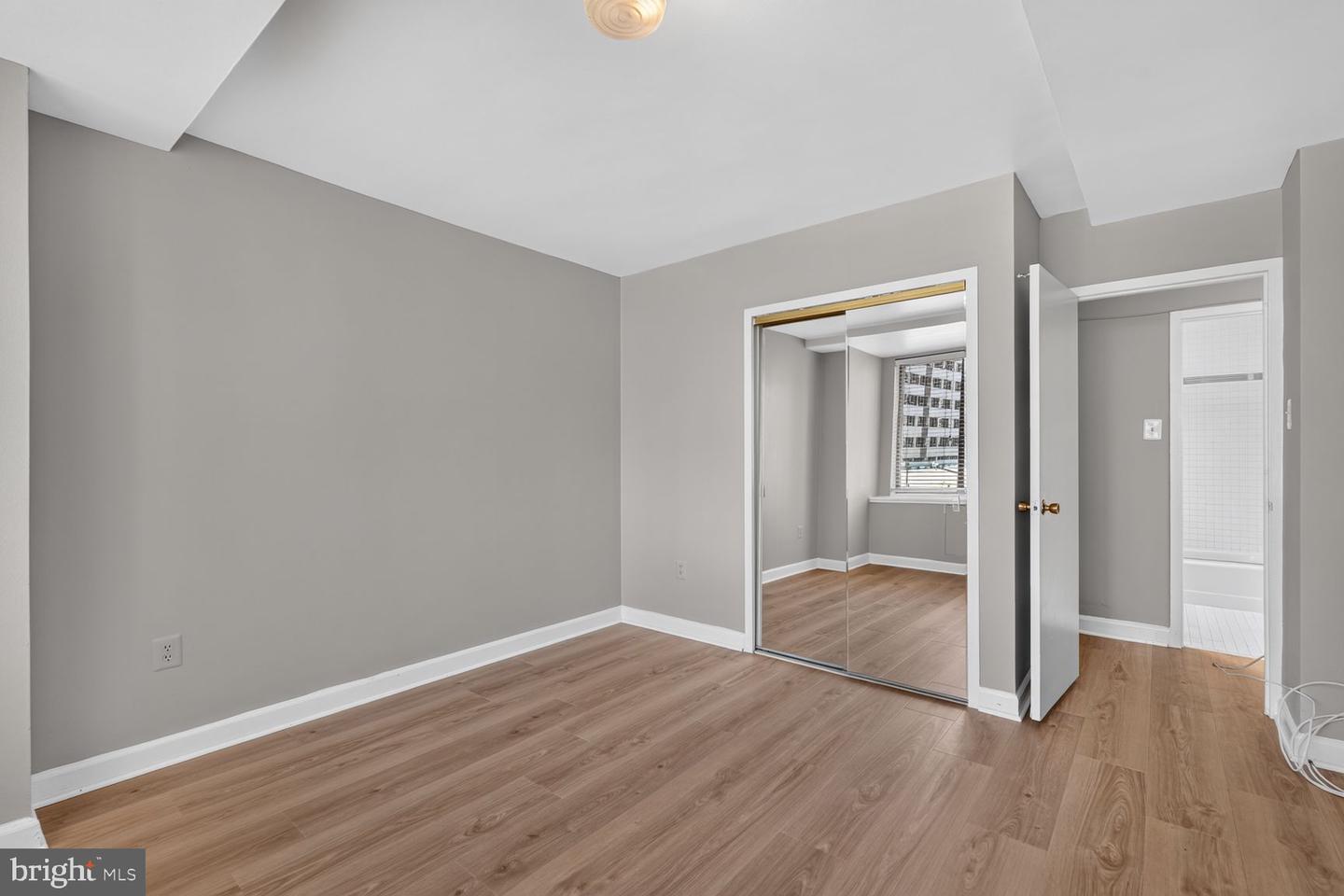 1121 Arlington Blvd #620 Property Photo 12