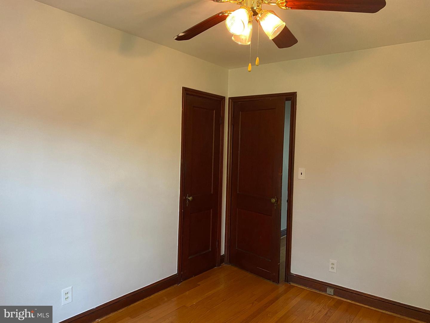 202 E Spring St Property Photo 15
