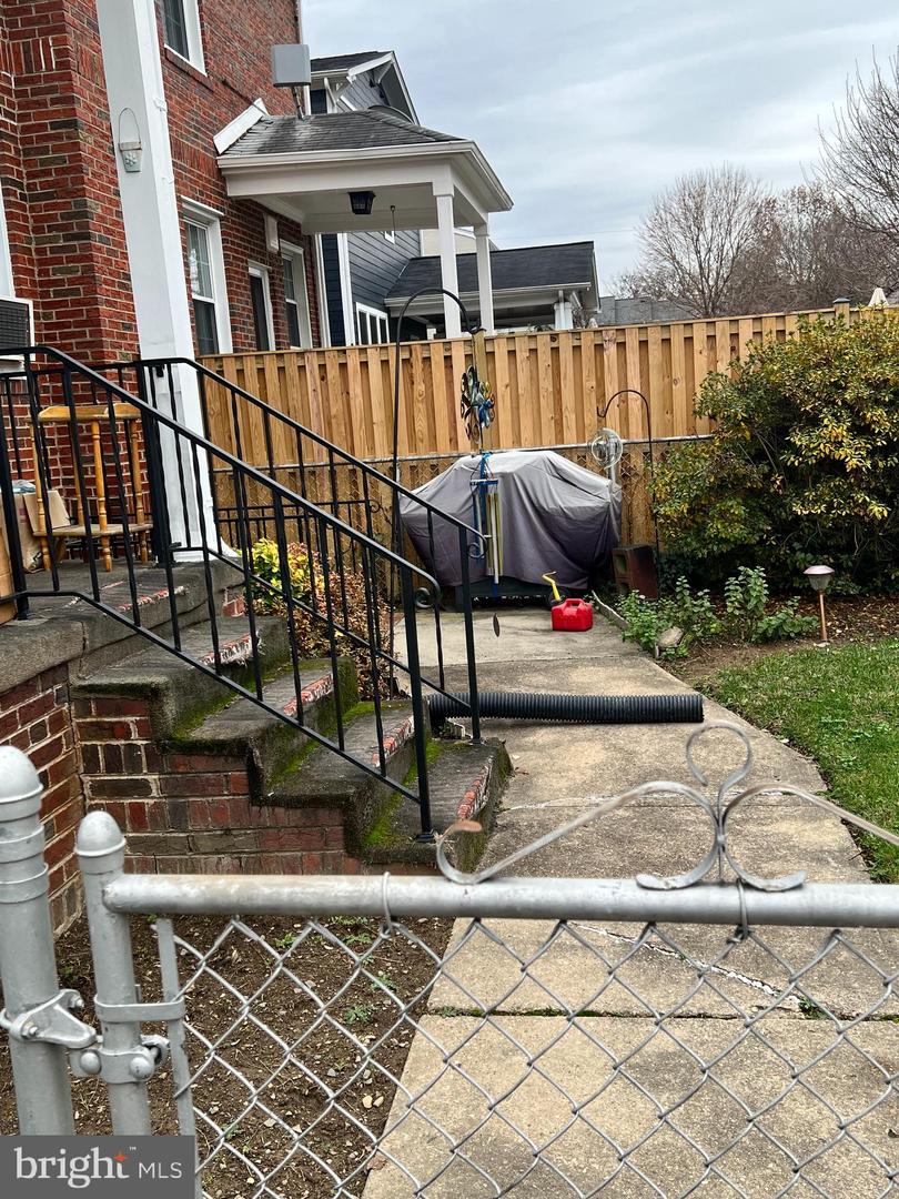 2608 Terrett Ave Property Photo 3