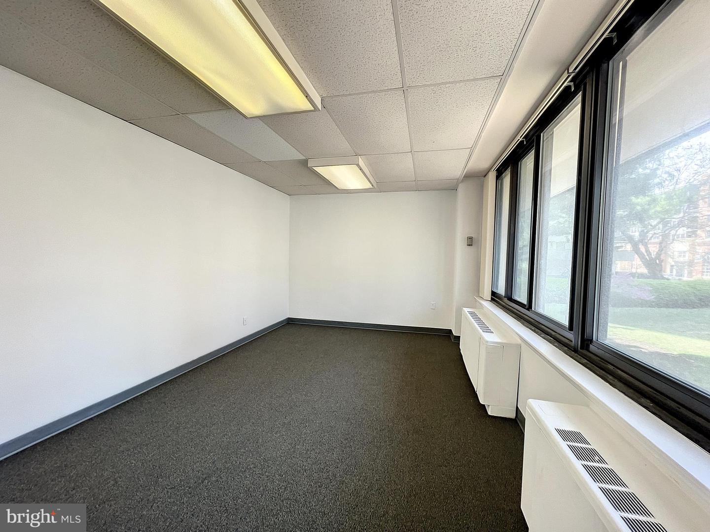 801 N Pitt St #120 Property Photo 2
