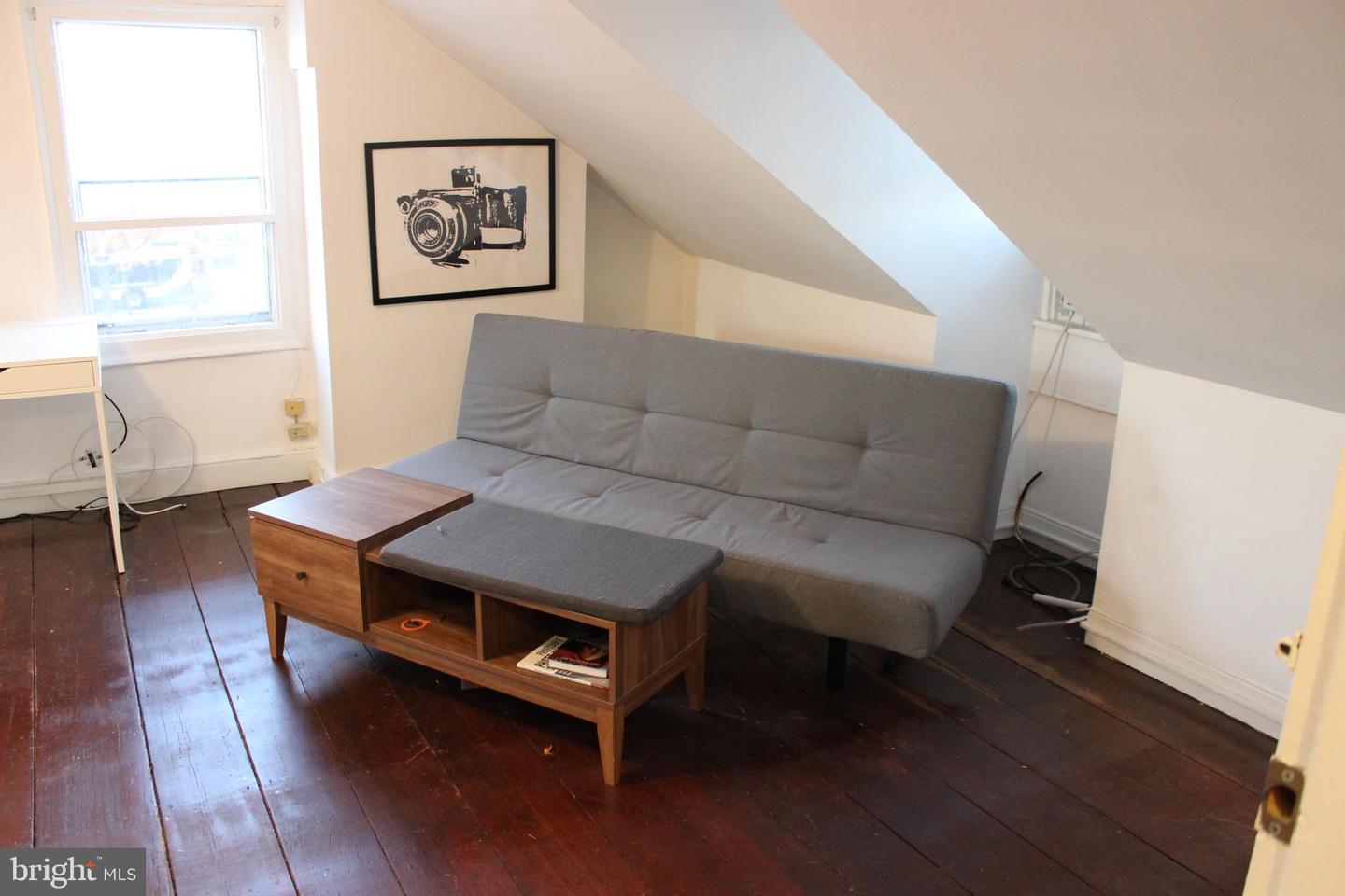 112 S Patrick St #3rd Floor Property Photo 5