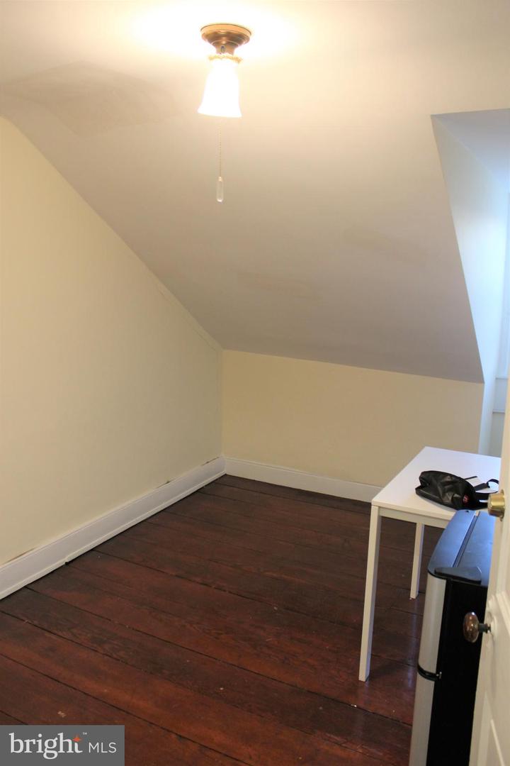 112 S Patrick St #3rd Floor Property Photo 8