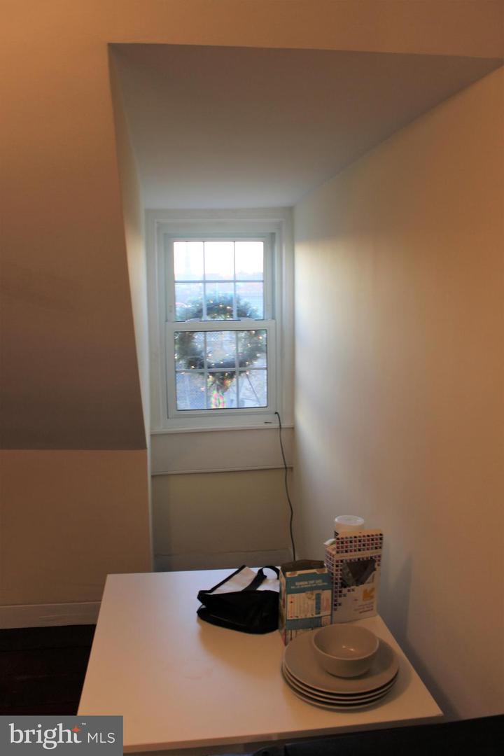 112 S Patrick St #3rd Floor Property Photo 9