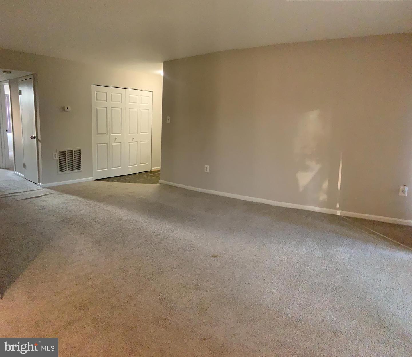 12 Canterbury Sq #301 Property Photo 3