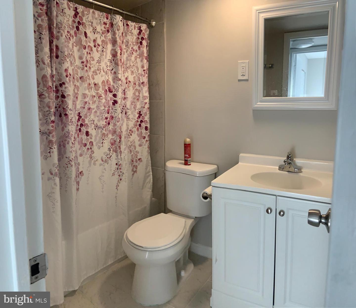 12 Canterbury Sq #301 Property Photo 10