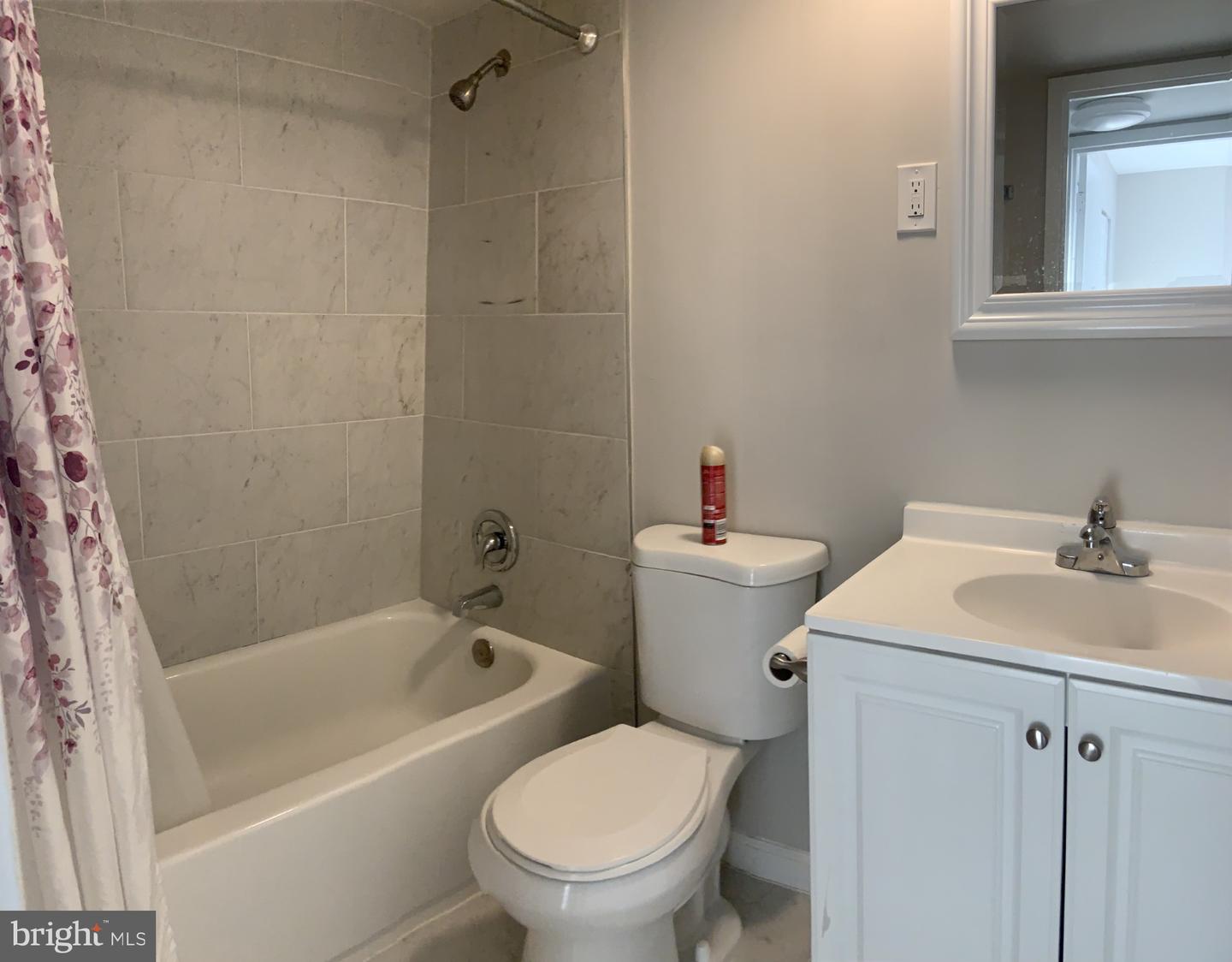 12 Canterbury Sq #301 Property Photo 11