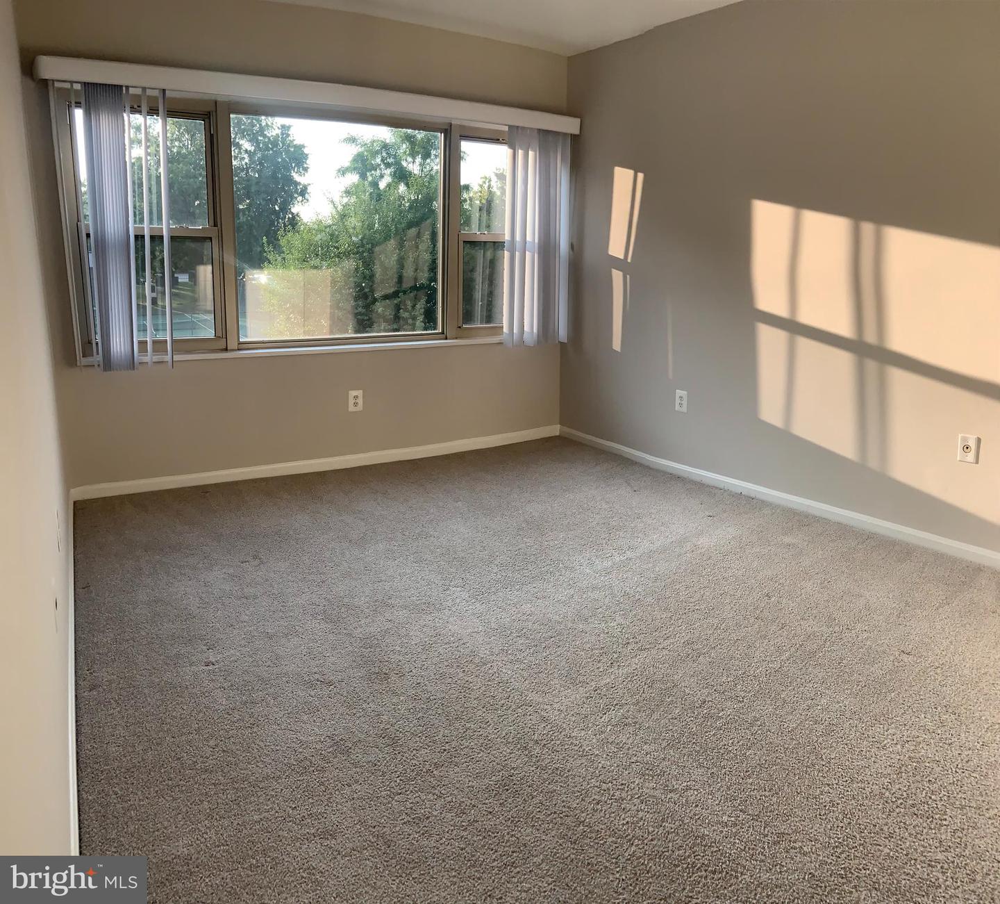 12 Canterbury Sq #301 Property Photo 13