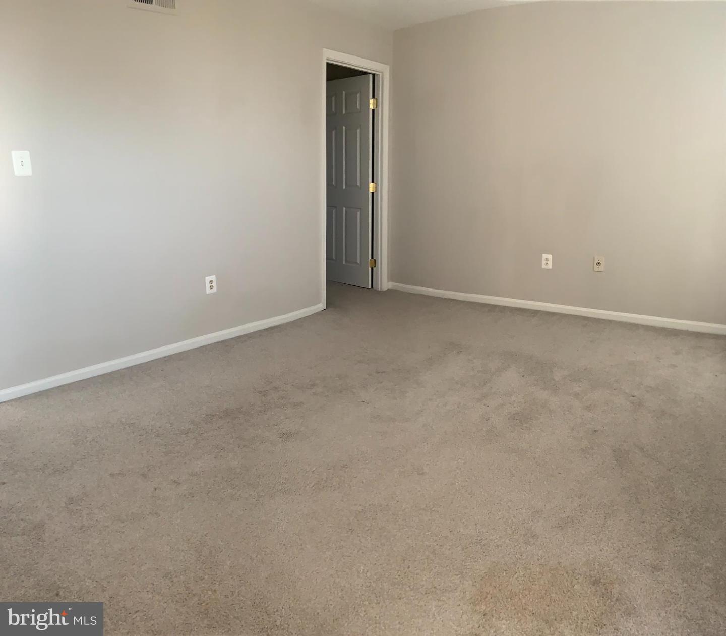 12 Canterbury Sq #301 Property Photo 15