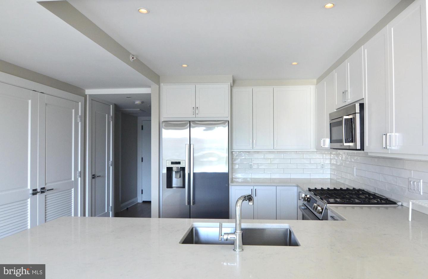925 N Fairfax St #407 Property Photo
