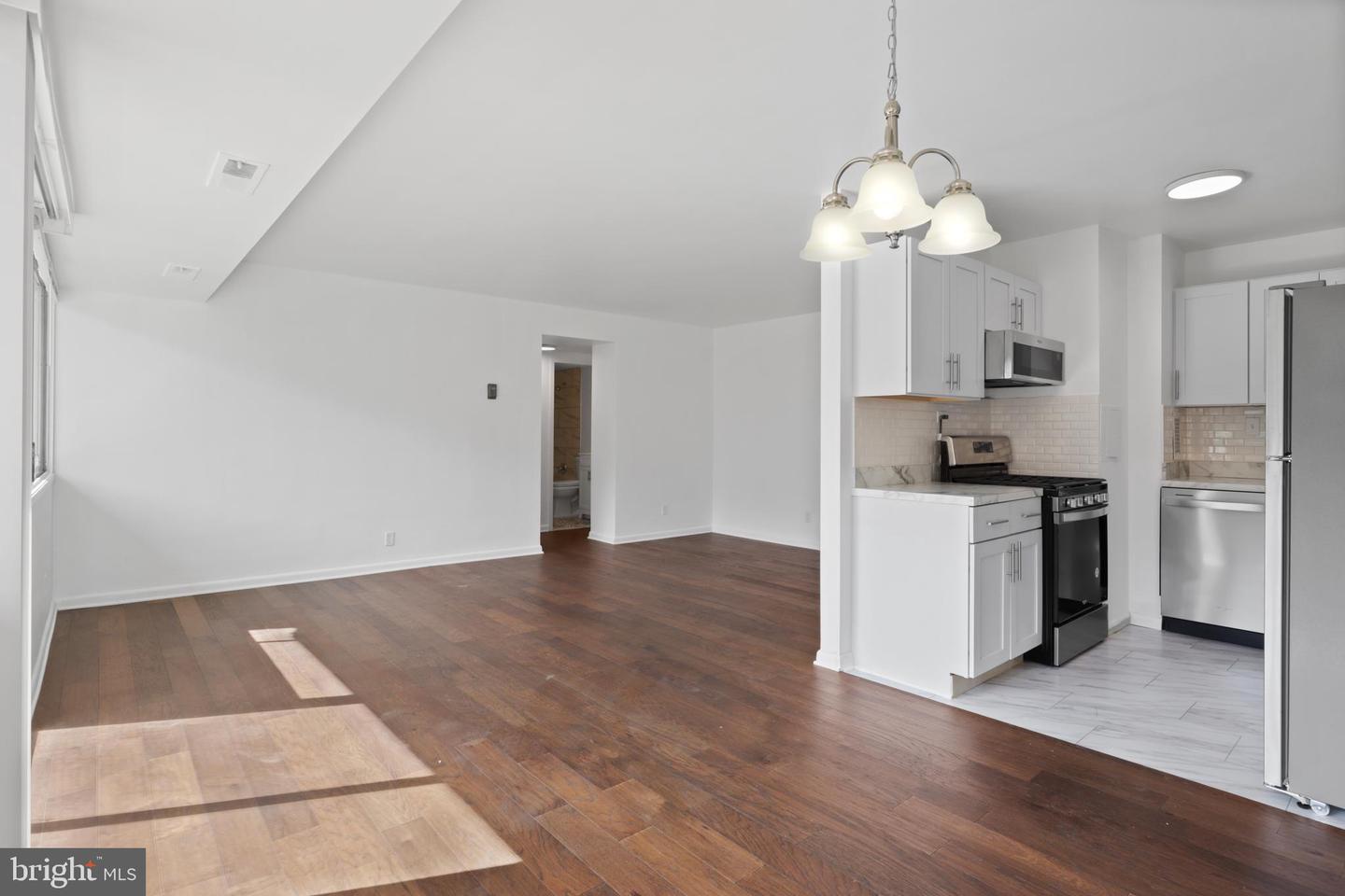 5851 Quantrell Ave #212 Property Photo 10