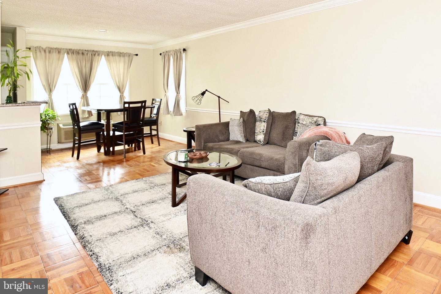 1618 W Abingdon Dr #101 Property Photo