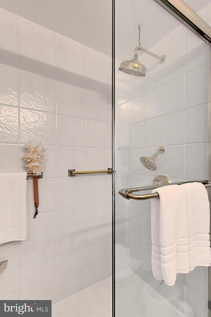 1225 Martha Custis Dr #319 Property Photo 19