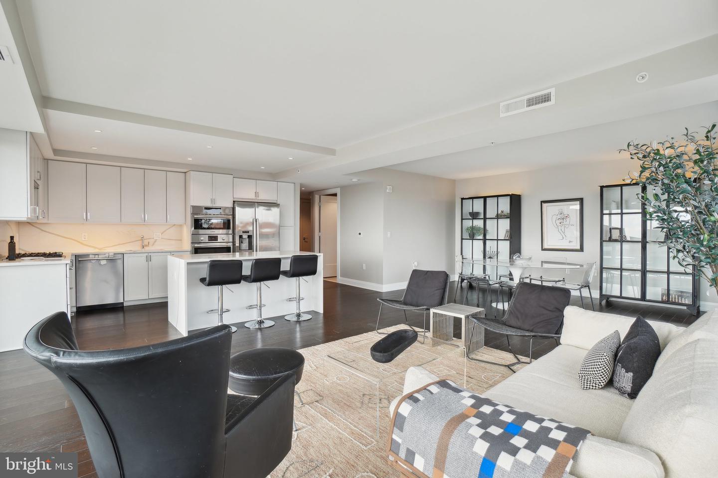 925 N Fairfax St #601 Property Photo 12