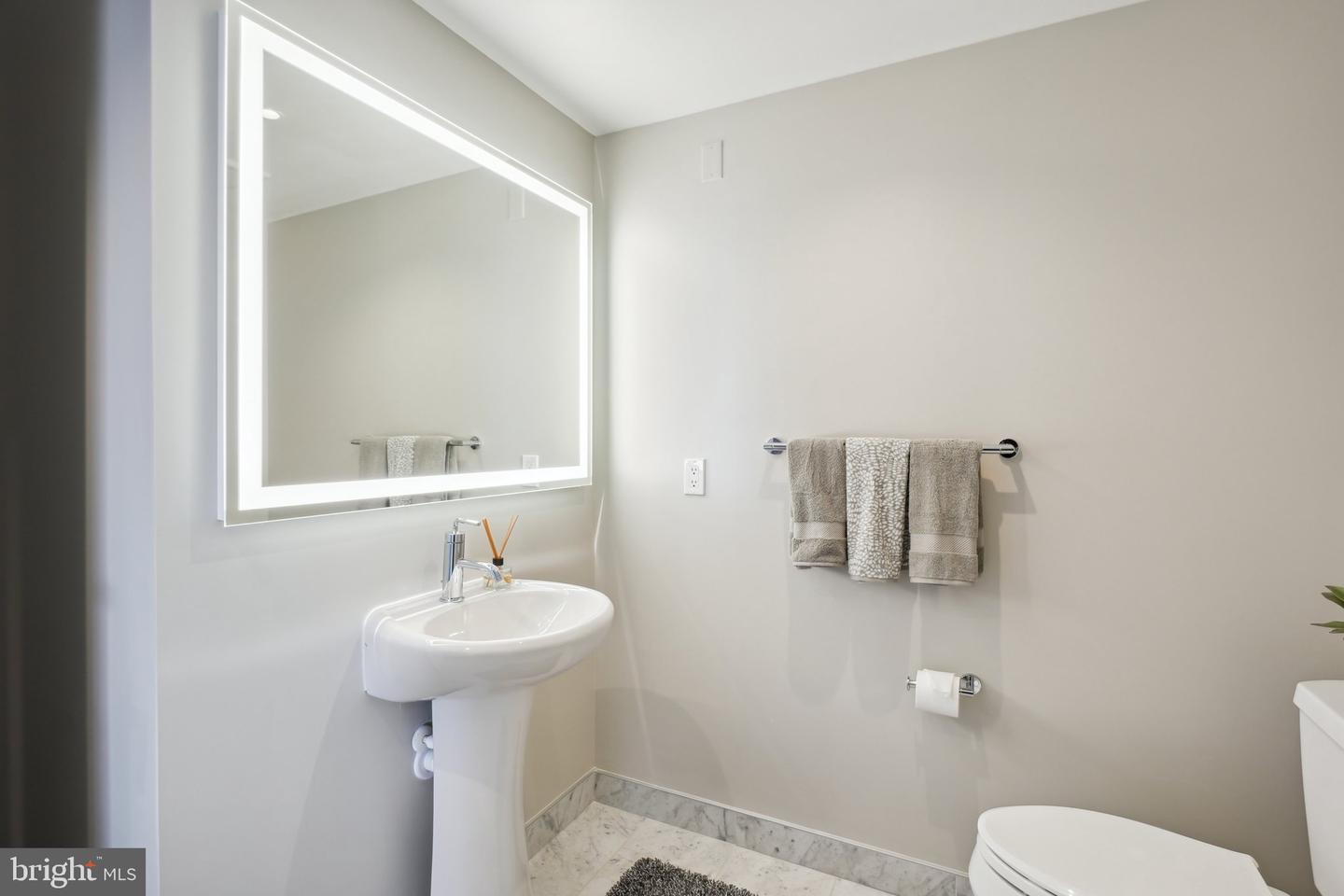 925 N Fairfax St #601 Property Photo 29