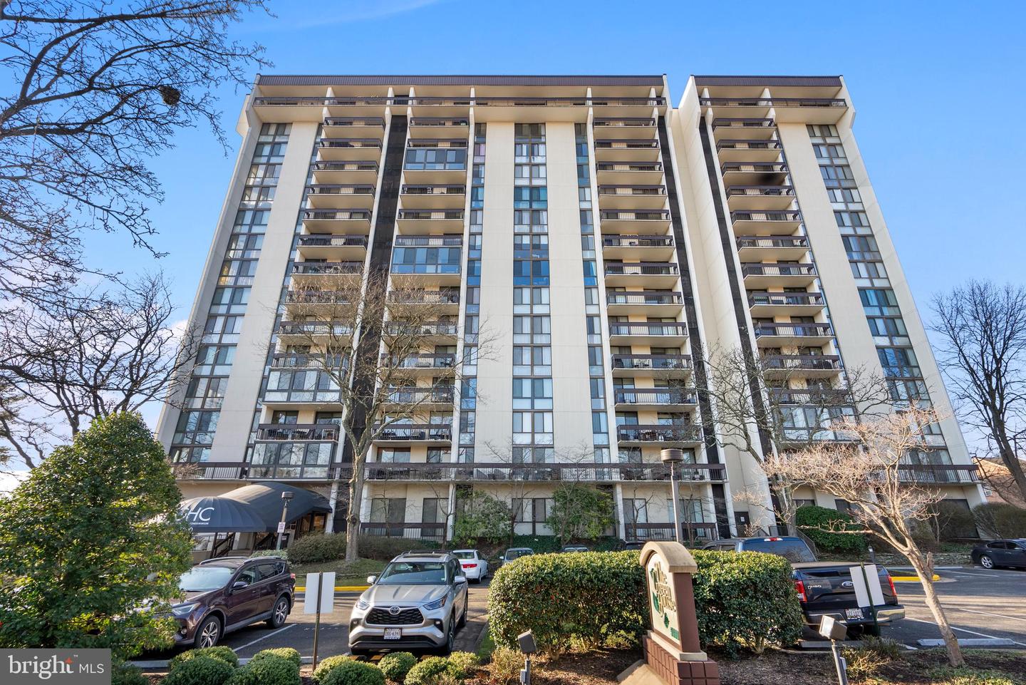 5300 Holmes Run Pkwy #407 Property Photo 1