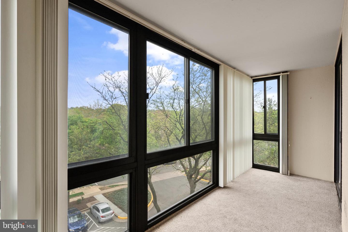 5300 Holmes Run Pkwy #407 Property Photo 14